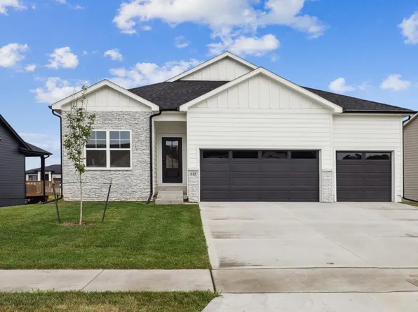 590 NW Concord Ln, Waukee, IA 50263