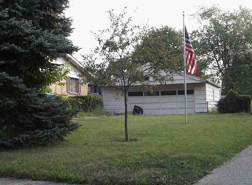 2nd image of 1729 N Harbison Ave
