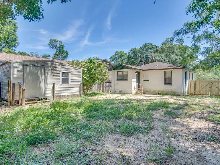 1016 W Maxwell St — Photo 15