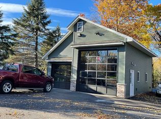 924 Parkview Ln, Victoria, MN 55386