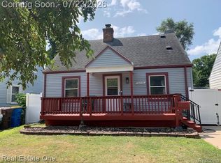 34337 Harroun St, Wayne, MI 48184