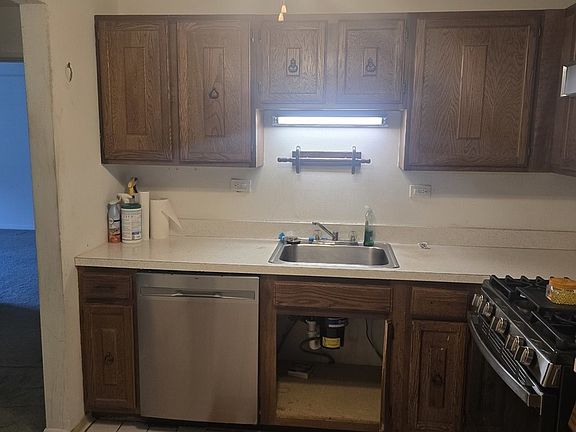 5th image of 945 E Kenilworth Ave Unit 325