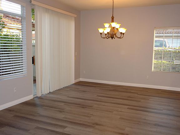 4th image of 12484 Creekview Dr