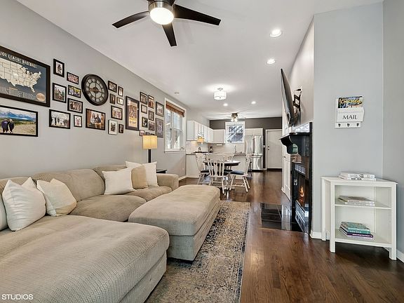 5th image of 1637 W Beach Ave #1