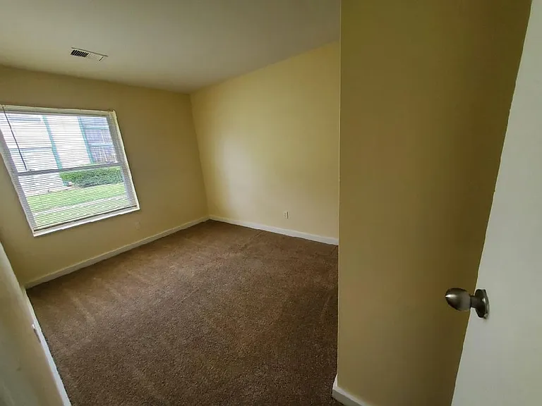 Abbott Acres Apartments — Photo 43