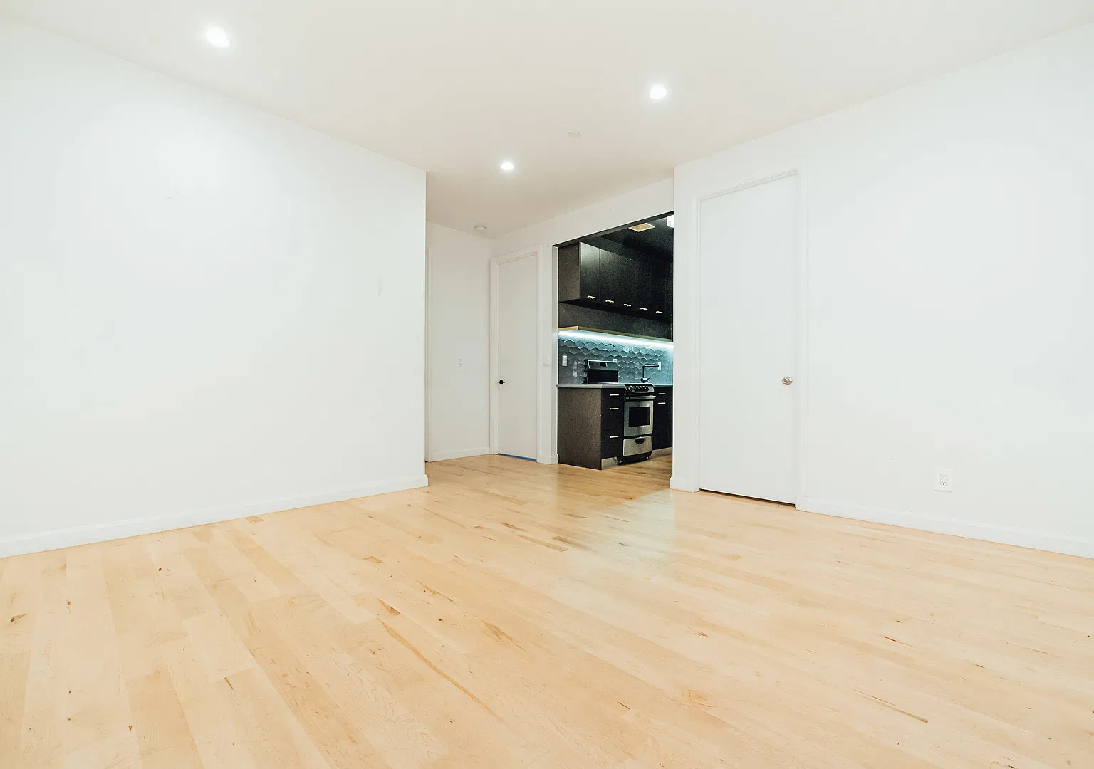 314 Evergreen Avenue — Photo 2