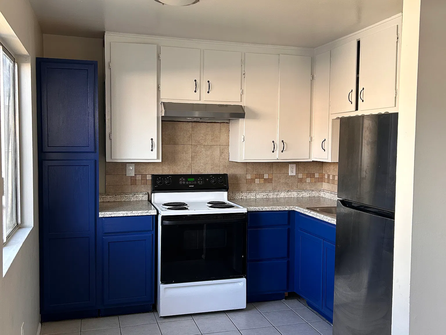 1106 Grove Ave — Photo 2
