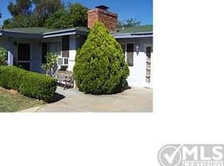 238 E Kalmia St, Fallbrook, CA 92028
