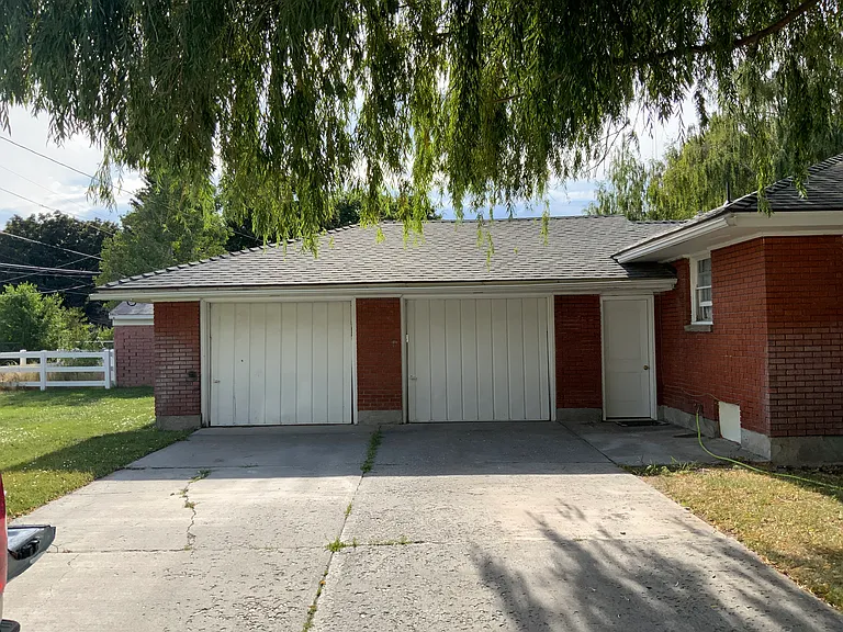 2200 S Lee Ave — Photo 21