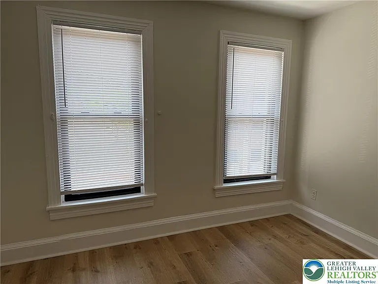 56 W North St — Photo 15