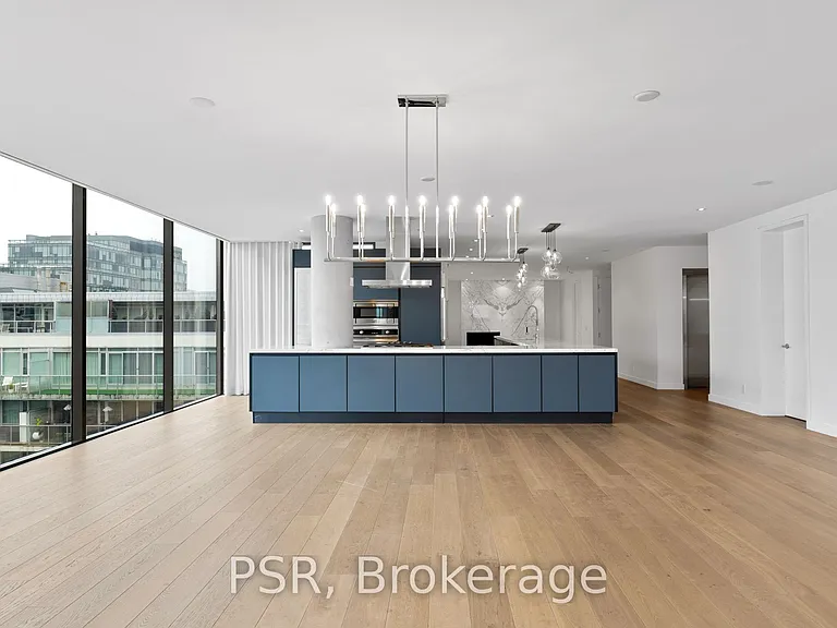 500 Wellington St W #Penthouse 1001 — Photo 6