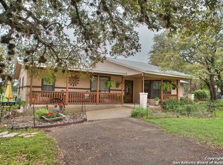 1404 River Ranch Dr, Lakehills, TX 78003