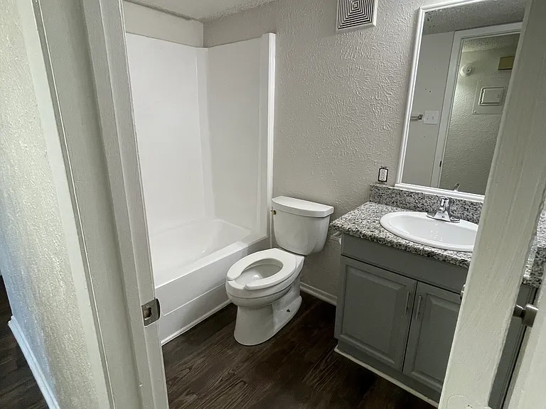 505 Eagle Dr #3 — Photo 6