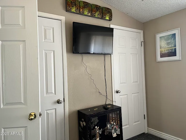 5813 N 59th Dr — Photo 11