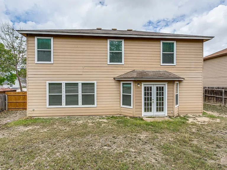 3410 Sherwin Dr — Photo 22