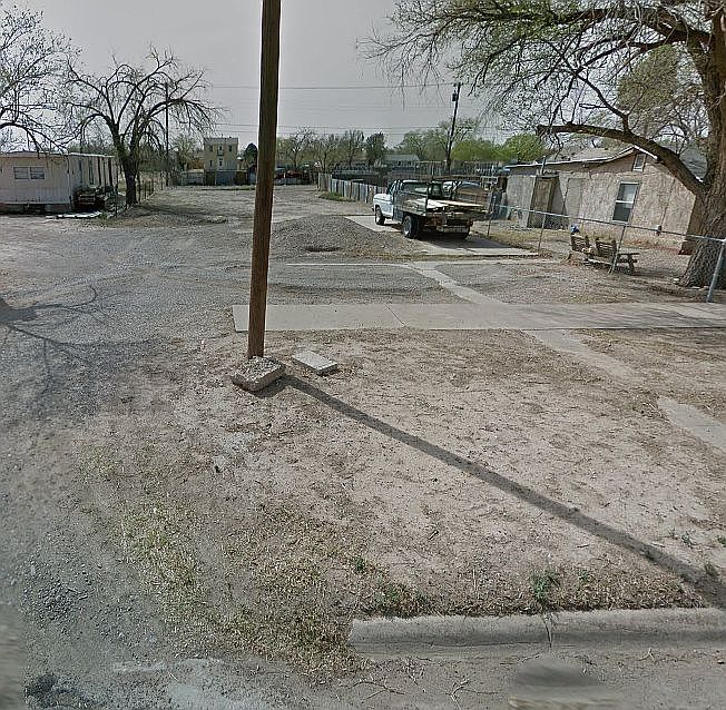 1st image of 712 E Albuquerque St