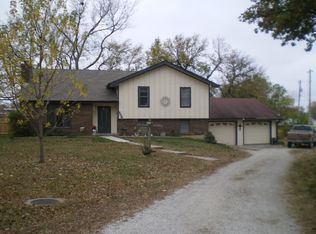 206 W 9th Ct, Overbrook, KS 66524