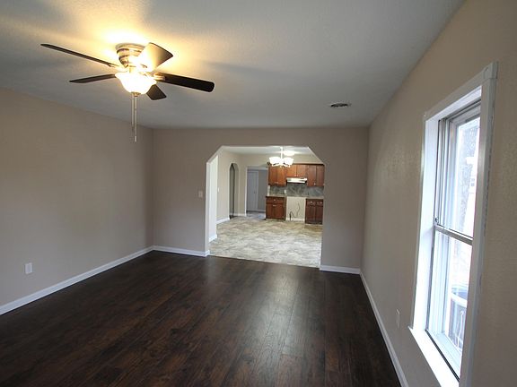 5th image of 1120 N Detroit Ave