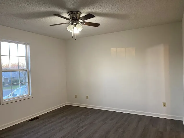 1835 Cottingham Ct — Photo 11