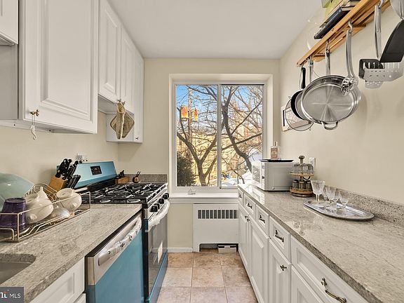 3rd image of 4100 W St NW APT 308