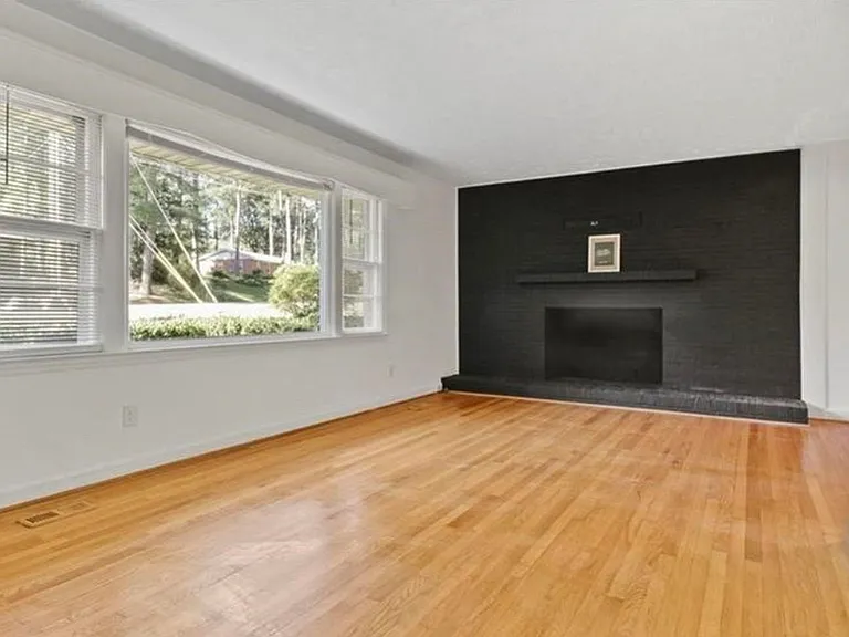 1820 McGougan Rd — Photo 3
