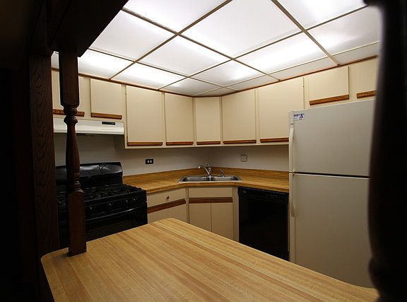 5th image of 14624 Scarborough Ct APT G1