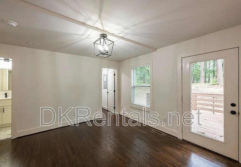 737 Helen St NW — Photo 13