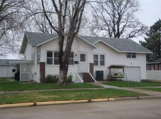 1401 N Madison St, Lexington, NE 68850