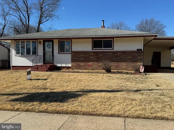 10 Larchmont Dr, Burlington Township, NJ 08016