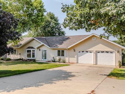 21508 155th St, Spirit Lake, IA, 51360