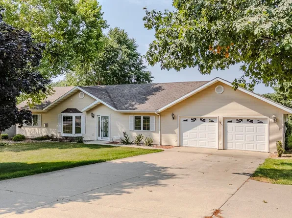 21508 155th St, Spirit Lake, IA 51360