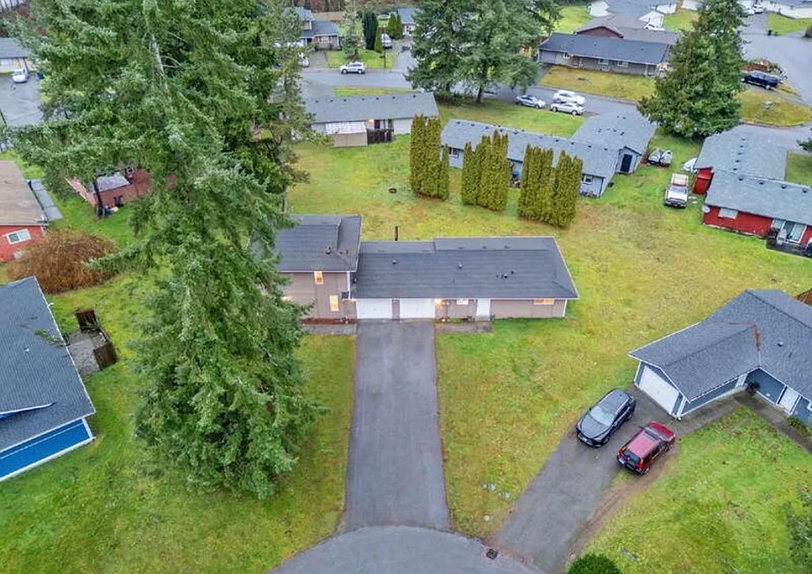 3 bed, 1.5 bath, 1152 sqft, $2,500 — Photo 3