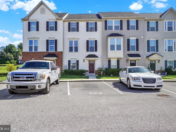 7983 Erinvale Ln, Seven Valleys, PA 17360