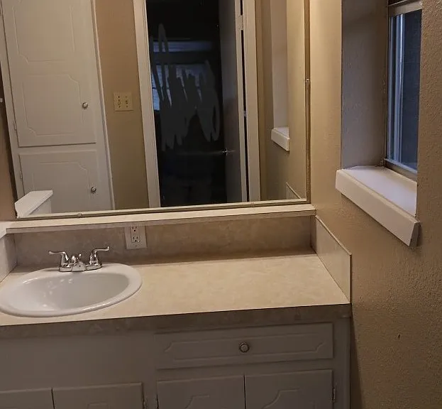 3909 Panama Dr — Photo 10