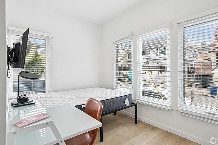 2701 Durant LP — Photo 3