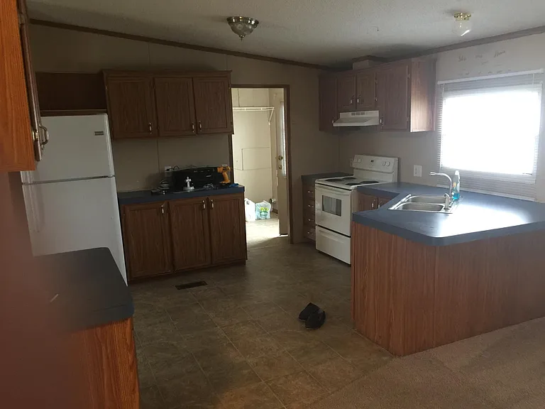 100 Farmdale Dr — Photo 11