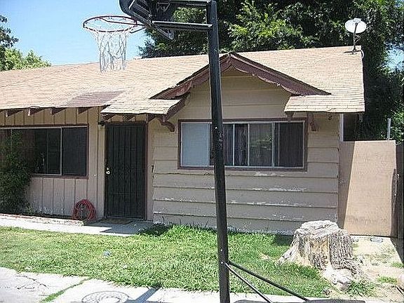 4th image of 16228 Eucalyptus Ave