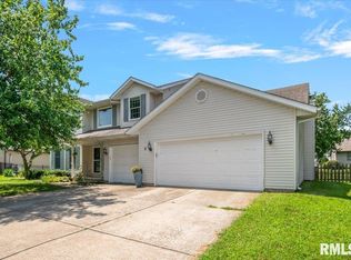 8 Abbey Ct, Chatham, IL 62629
