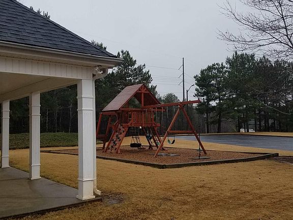 5th image of 1165 Grace Dr