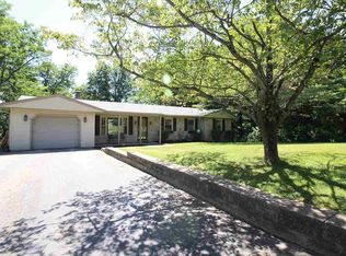 8823 Old State Rd, Evansville, IN 47711
