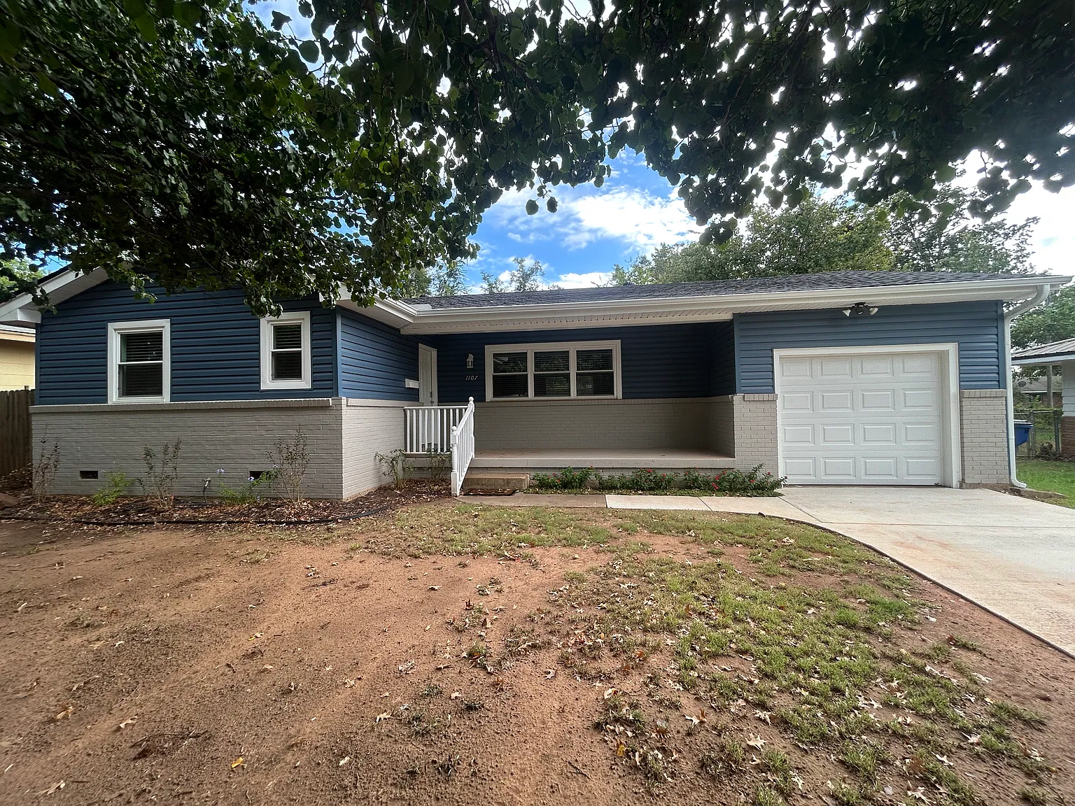 3 bed, 1.5 bath, 1200 sqft, $1,750 — Photo 1