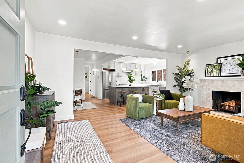 2nd image of 1712 30th Avenue S