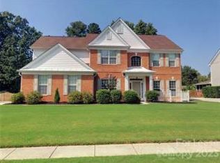 11114 Knight Castle Dr, Charlotte, NC 28277