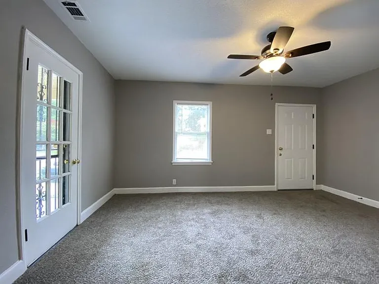 1717 S Lauderdale St — Photo 3