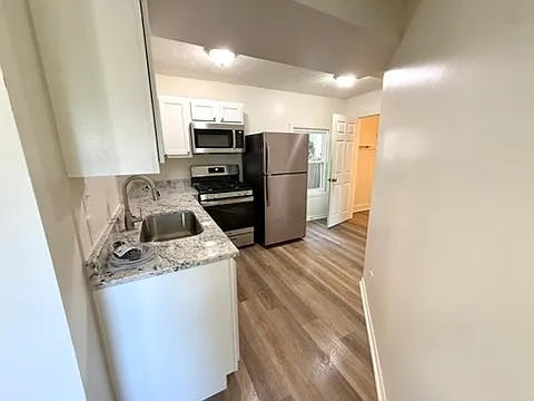 220 N Cherry St #3 — Photo 6