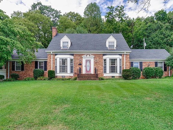 4th image of 110 Fairview Dr