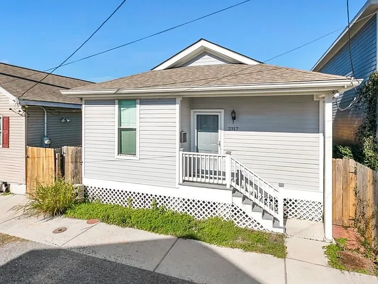 2317 Seminole Pl — Photo 1