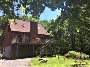 125 Stone Dr, Hawley, PA 18428