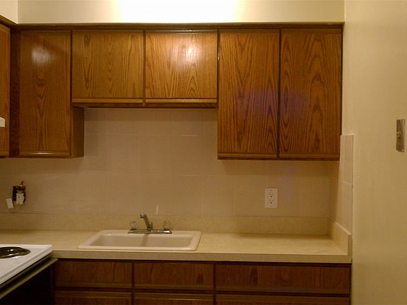 3rd image of 4850 Briarwood Ave APT 6