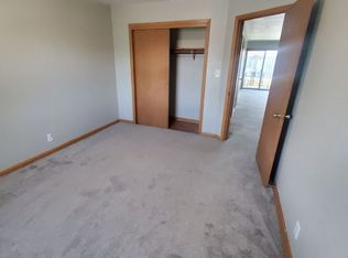 3202 N 76th St #15, Milwaukee, WI 53216